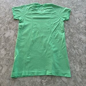 Lululemon Swift Tee Size 8